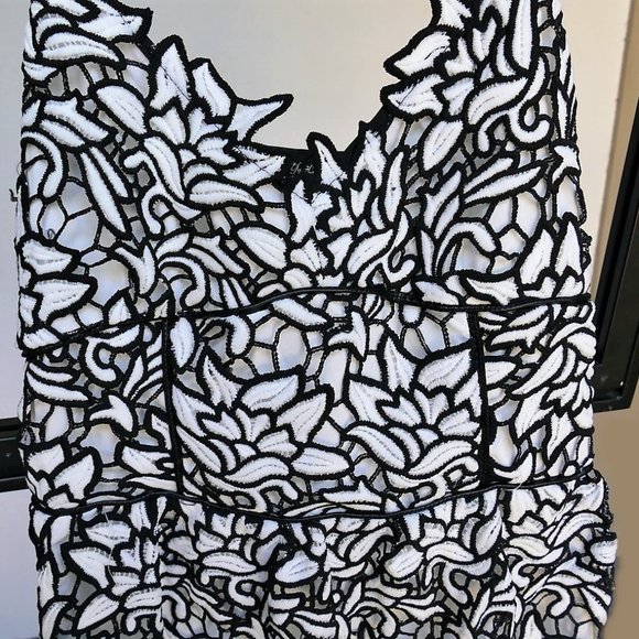 Yu Lin Xuan BnW Floral Lace High Low Dress size L - Picture 14 of 15